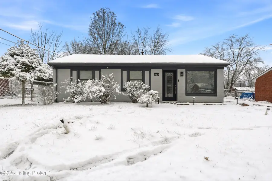 747 Overdale Dr, Louisville, KY 40229 - Image #2
