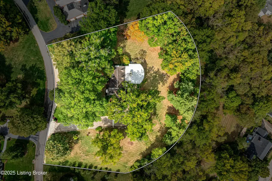 193 Bow Ln, Louisville, KY 40207 - Image #2