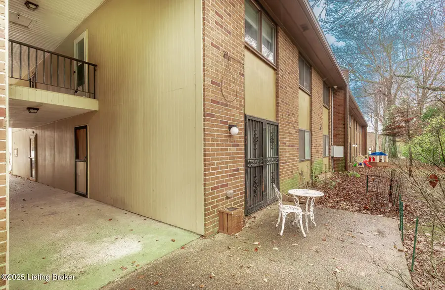 7052 Wildwood Cir #107, Louisville, KY 40291 - Image #3