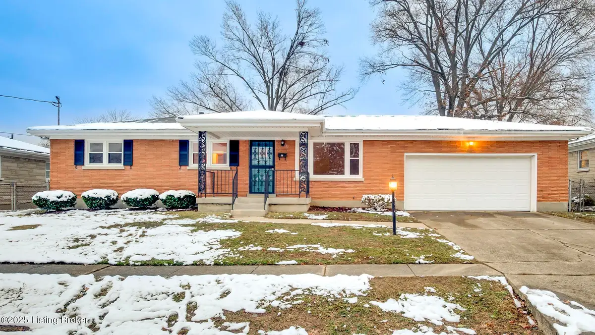 2103 Shadow Fern Dr, Louisville, KY 40216 - Image #1