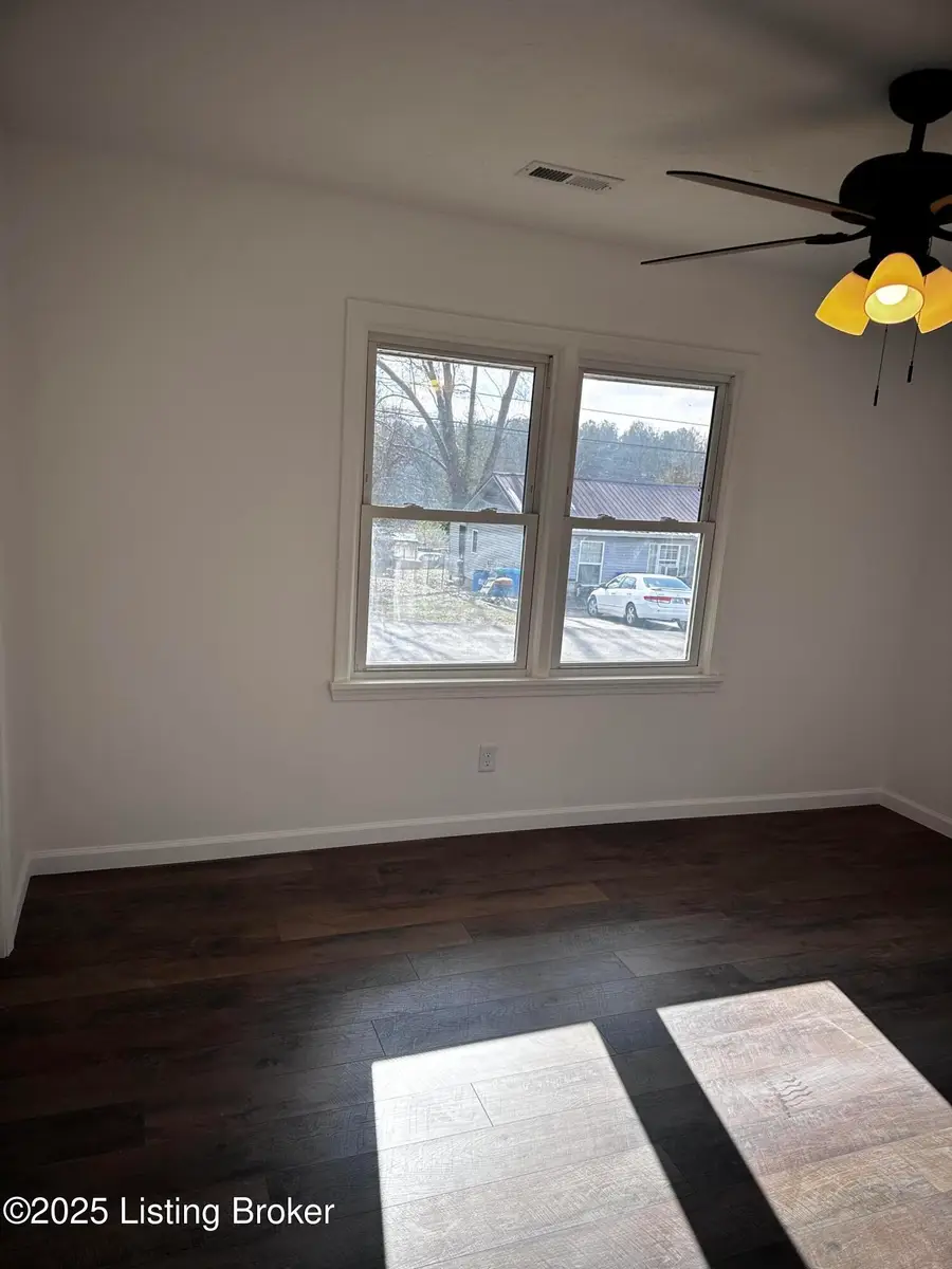 523 Leavette Ave, Leitchfield, KY 42754 - Image #2