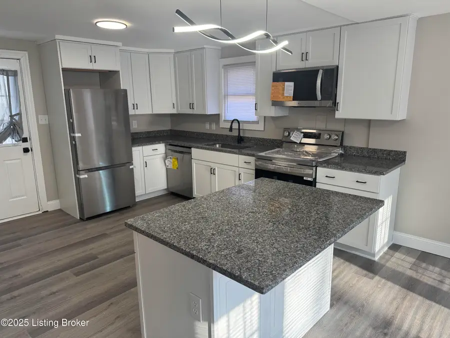 2709 Pioneer Rd, Louisville, KY 40216 - Image #3