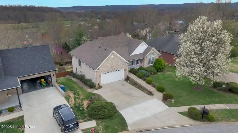 4420 Stone Wynde Dr, Louisville, KY 40272 - Image #2