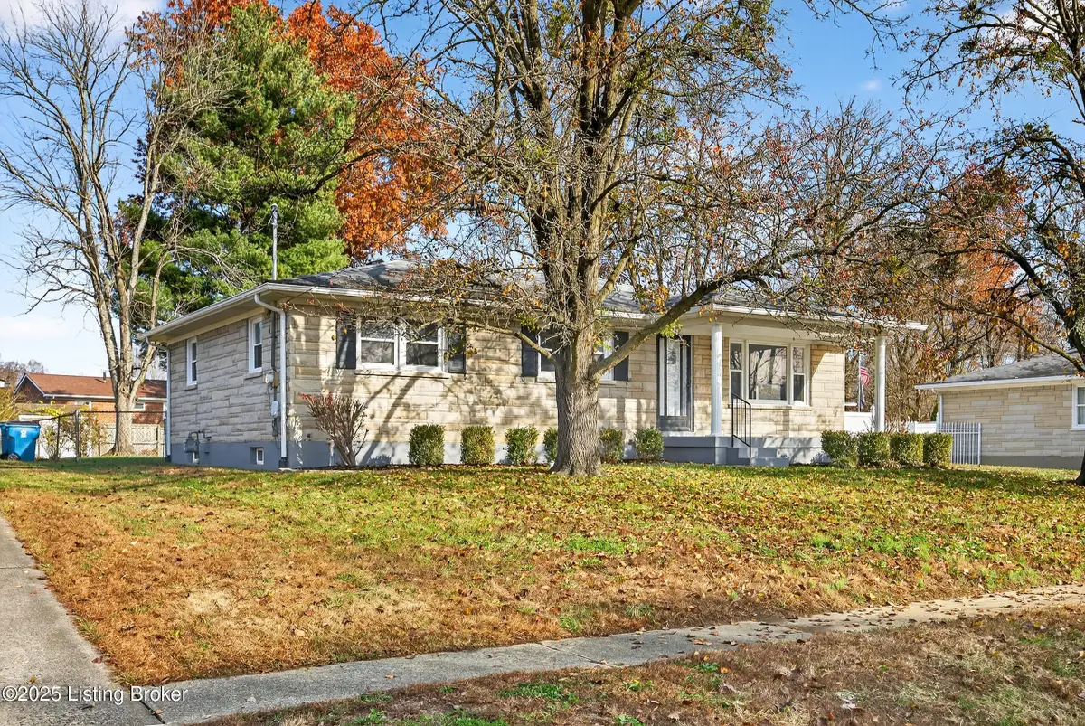 9118 Wanlou Dr, Louisville, KY 40272 - Image #1