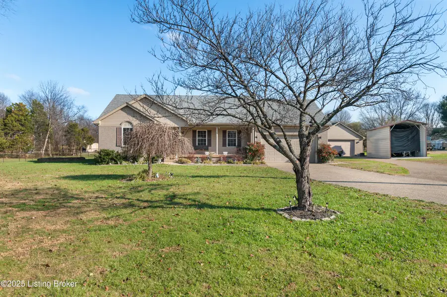 146 N Kristal Springs Dr, Shepherdsville, KY 40165 - Image #2