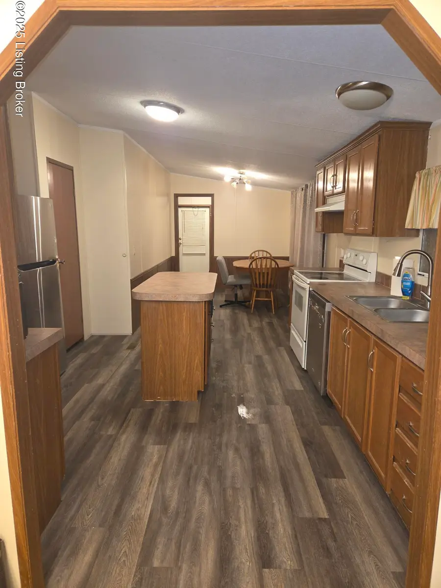 551 Birchwood Cir, Shelbyville, KY 40065 - Image #2