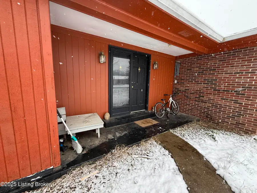 1047 Red Bird Ct, Shelbyville, KY 40065 - Image #3