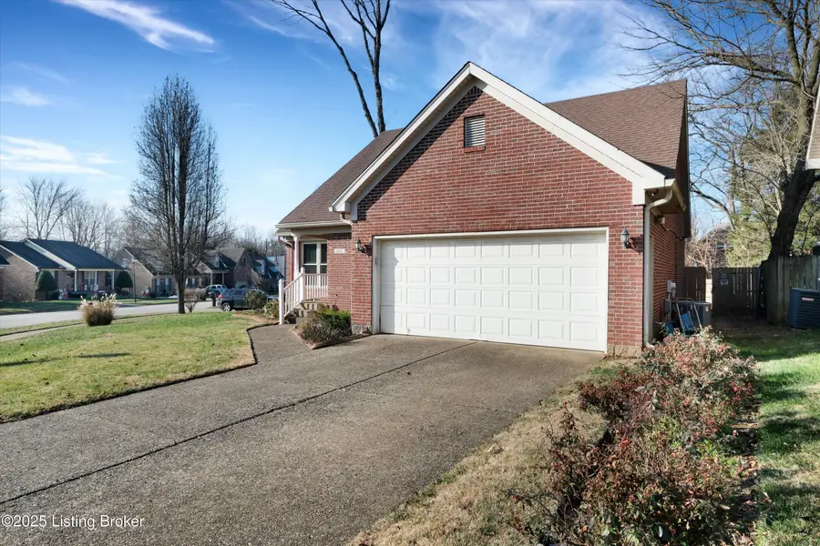 8811 Astrid Ave, Louisville, KY 40228 - Image #3