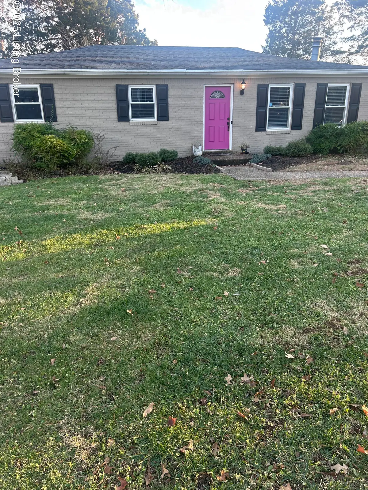 10920 Oak Harbor Dr, Louisville, KY 40299 - Image #1