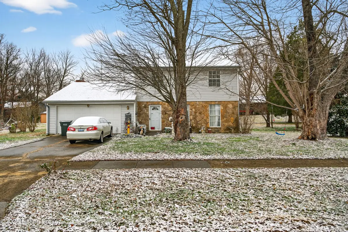 1205 Glenwood Dr, Radcliff, KY 40160 - Image #1