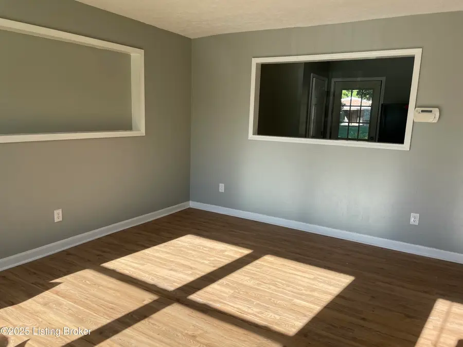 7602 Randy Ct, Louisville, KY 40258 - Image #2