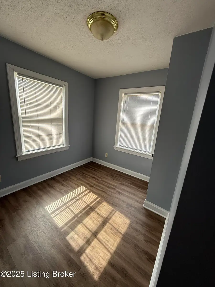 1401 Homeview Dr, Louisville, KY 40215 - Image #3