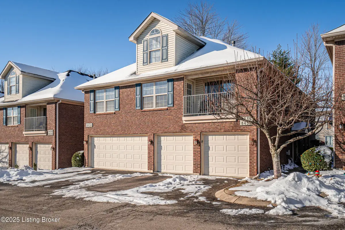8432 Grand Trevi Dr, Louisville, KY 40228 - Image #1