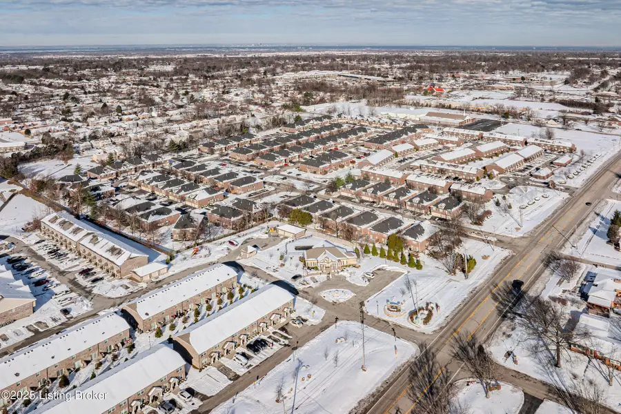 8432 Grand Trevi Dr, Louisville, KY 40228 - Image #3