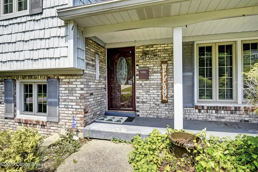 7300 Royalwood Dr, Louisville, KY 40214 - Image #2
