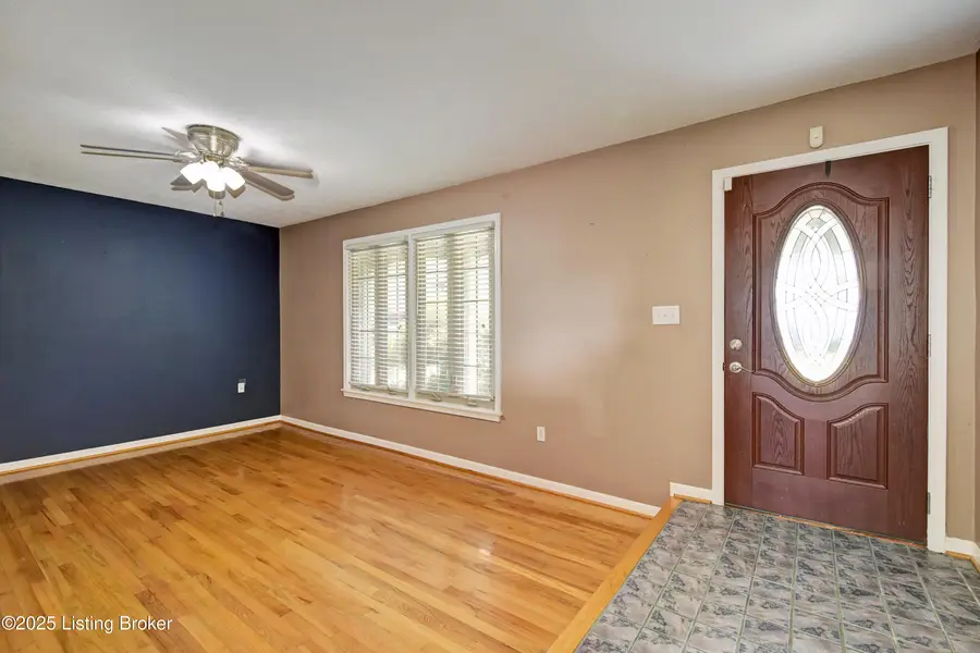 7300 Royalwood Dr, Louisville, KY 40214 - Image #3