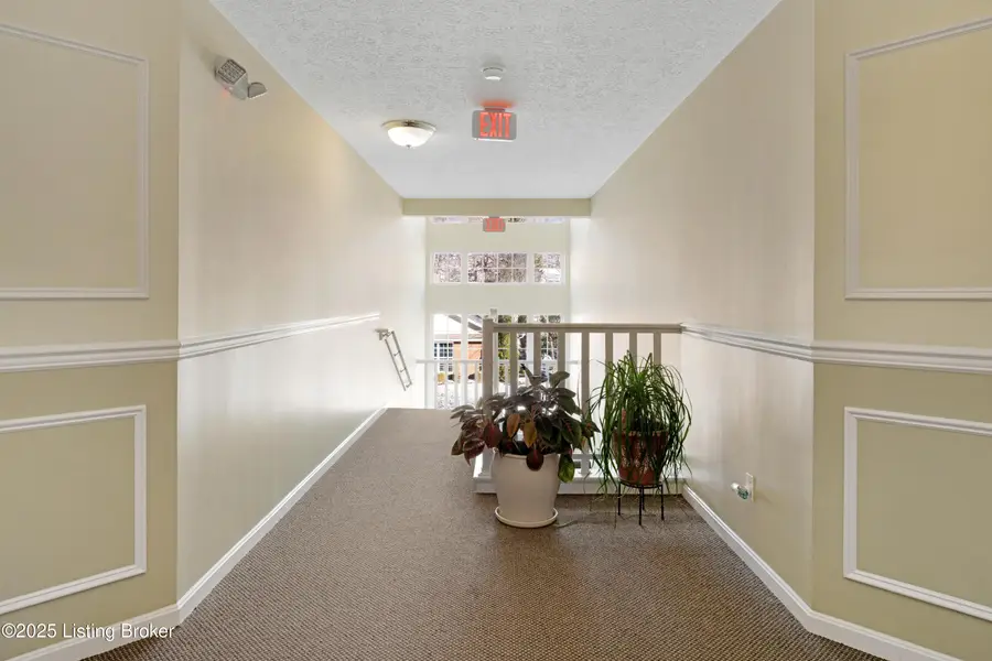 9206 Hawthorne Pointe Dr #UNIT 202, Louisville, KY 40272 - Image #3