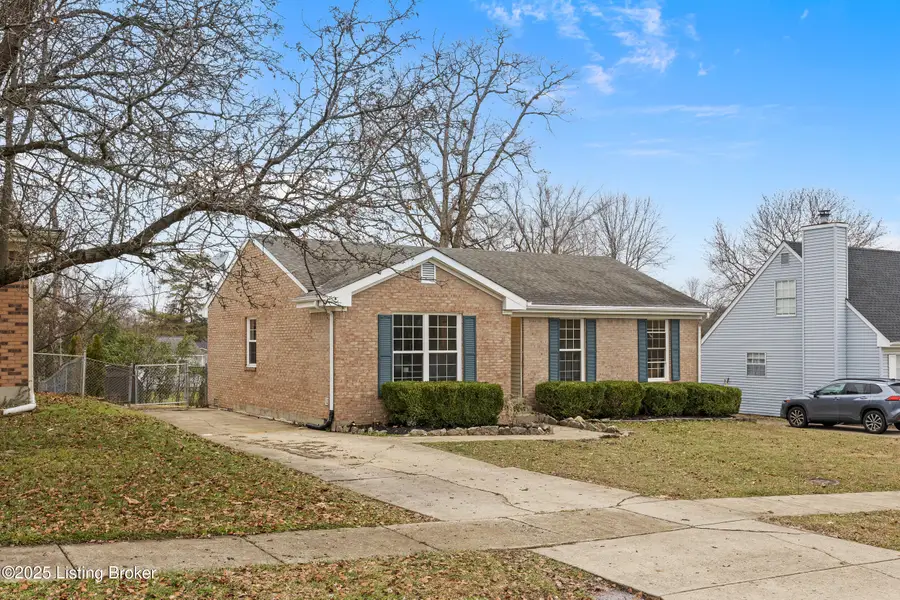 1602 Acosta Ct, La Grange, KY 40031 - Image #2