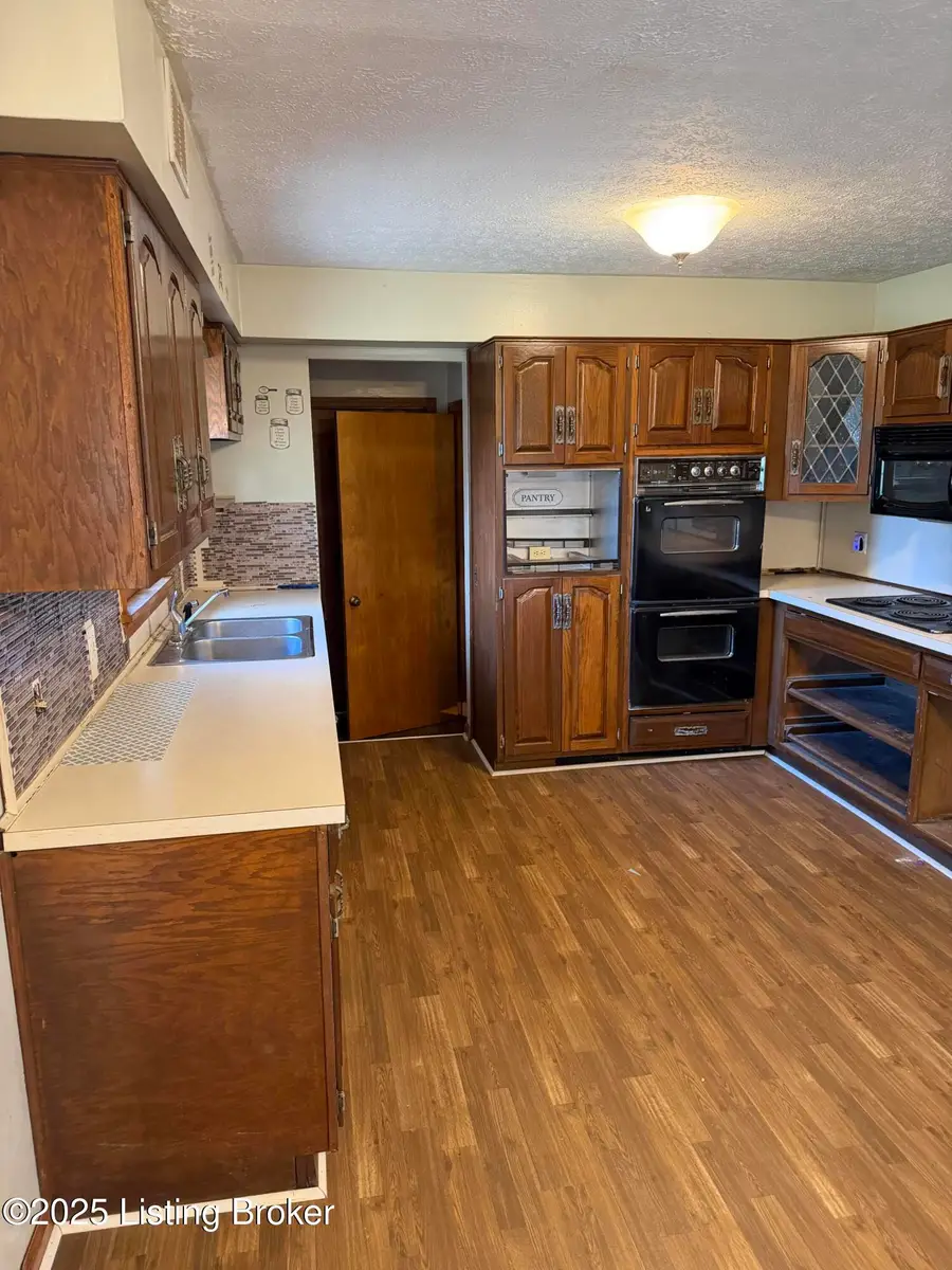 2100 Cox Ln, La Grange, KY 40031 - Image #3