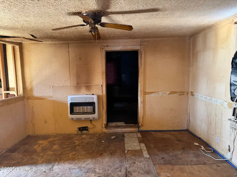 3323 Peachtree Ave, Louisville, KY 40215 - Image #2