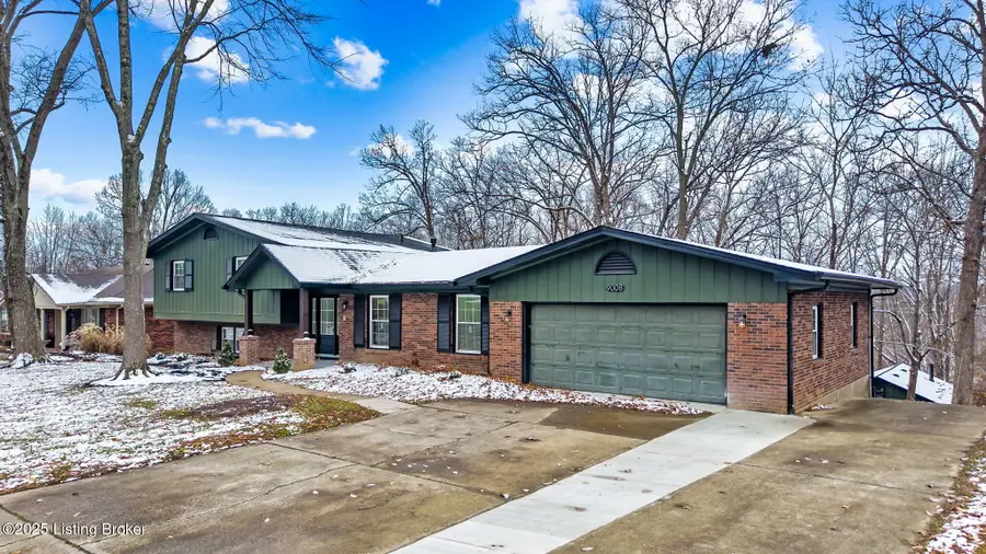 9008 Lakeridge Dr, Louisville, KY 40272 - Image #2