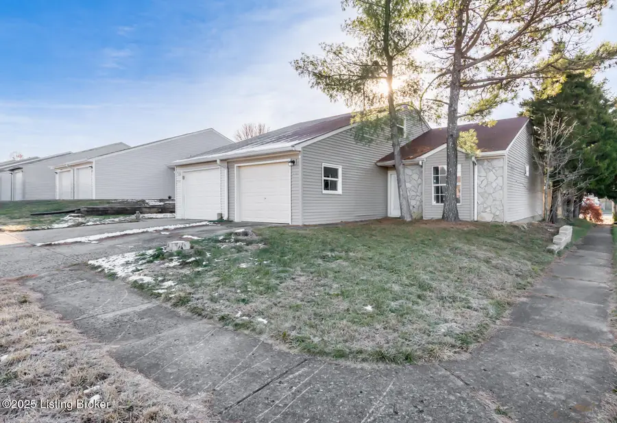 530 Independence Ct, Radcliff, KY 40160 - Image #2