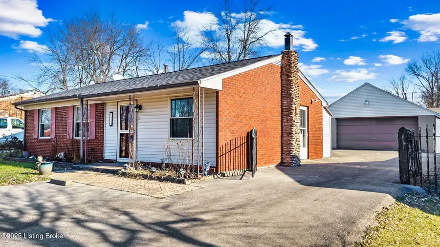 134 Hillside Ln, Louisville, KY 40229 - #2