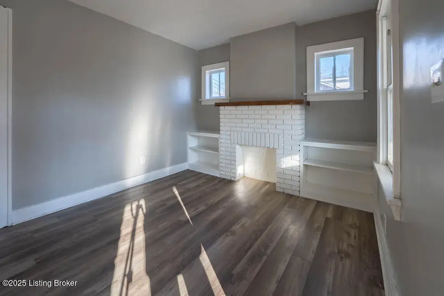 221 W Woodlawn Ave, Louisville, KY 40214 - #3