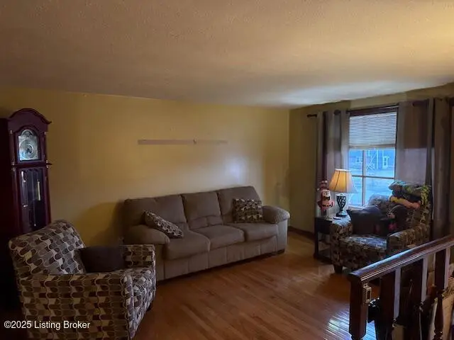 555 Brookley Dr, Louisville, KY 40229 - #2