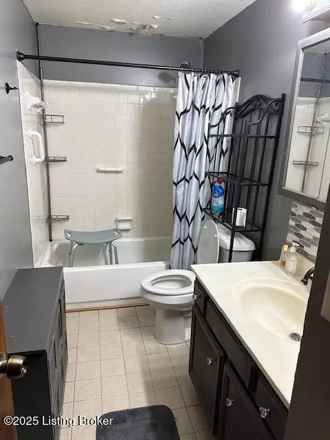 555 Brookley Dr, Louisville, KY 40229 - #3