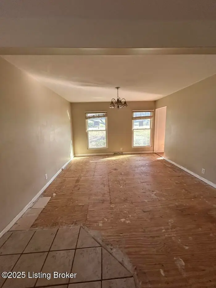 531 Rose Creek Dr, Radcliff, KY 40160 - #2