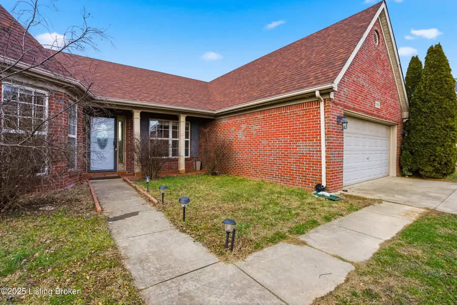 11400 Walnut Farm Pl, Louisville, KY 40229 - Image #2