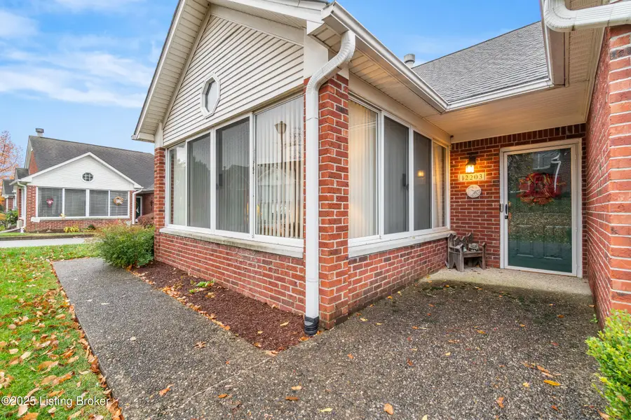 12203 Big Bear Pl, Jeffersontown, KY 40299 - Image #2