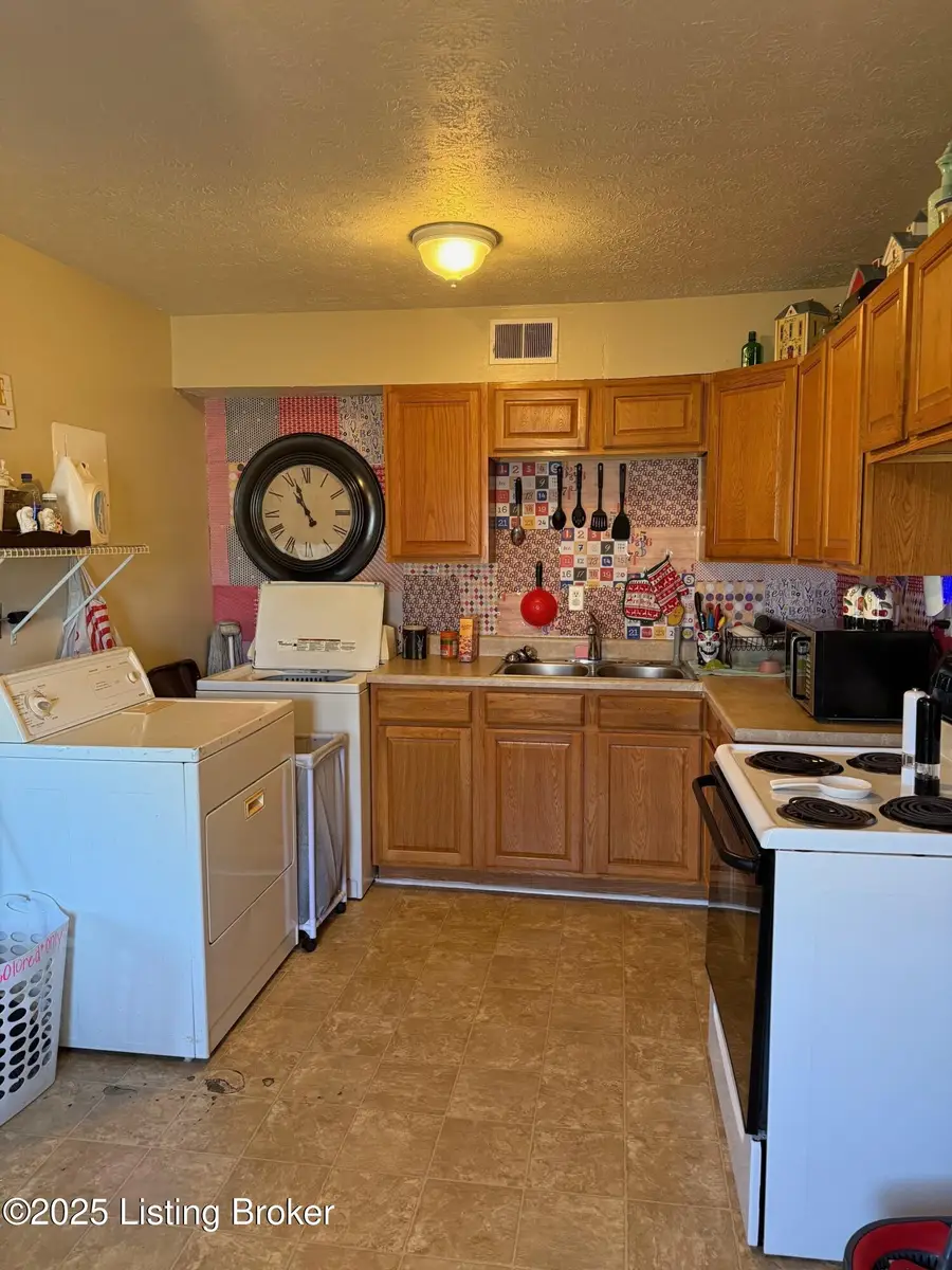 1220 W Lincoln Trail Blvd, Radcliff, KY 40160 - Image #3