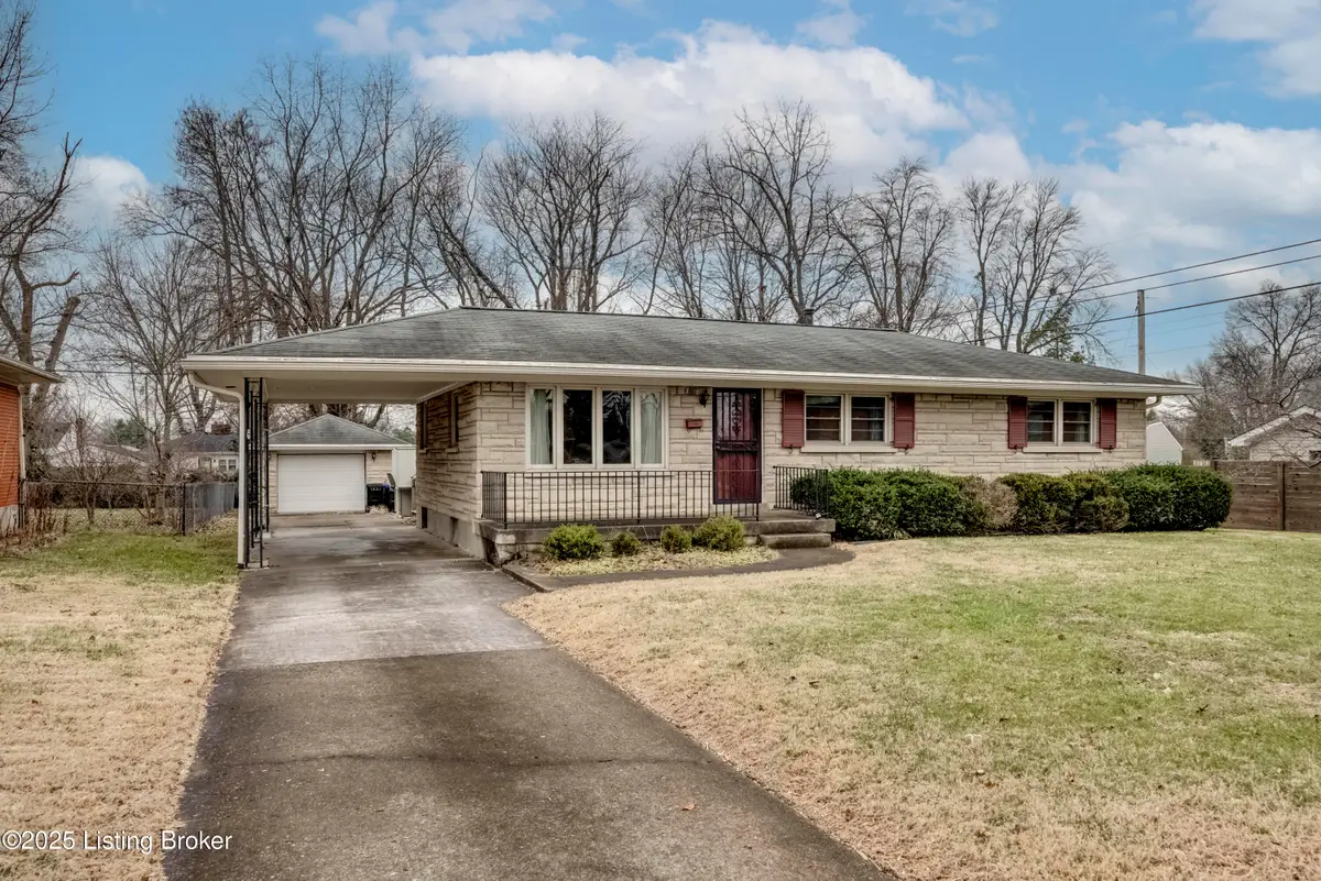 3708 Glen Oak Dr, Louisville, KY 40218 - Image #1