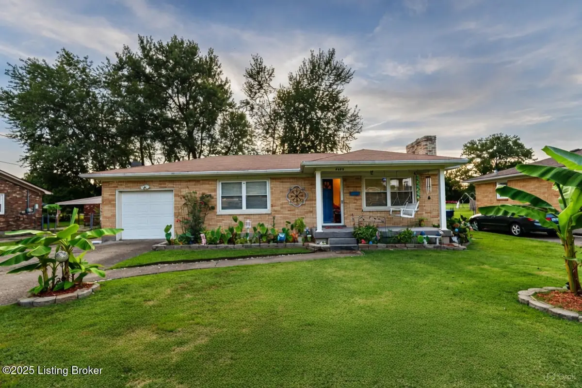 8004 Canna Dr, Louisville, KY 40258 - Image #1