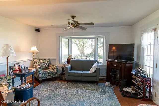 370 Thornton Rd, Hanover, IN 47243 - Image #2