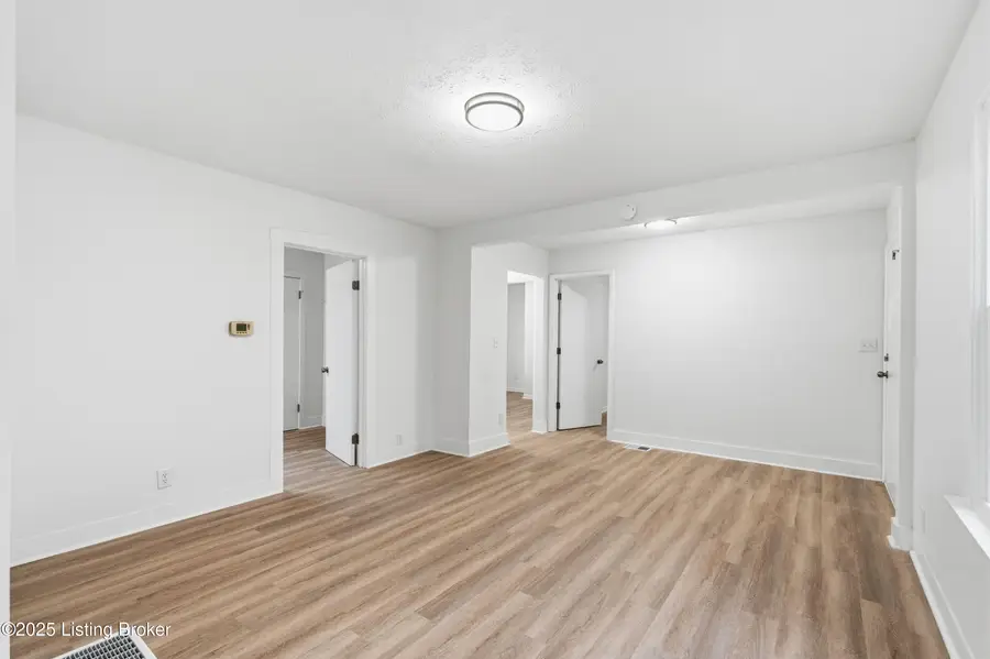 10212 Greenfield Park Rd, Louisville, KY 40258 - Image #3