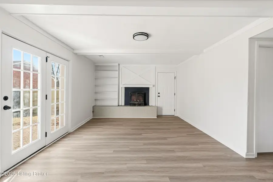 8011 Cortland Dr, Louisville, KY 40228 - Image #3