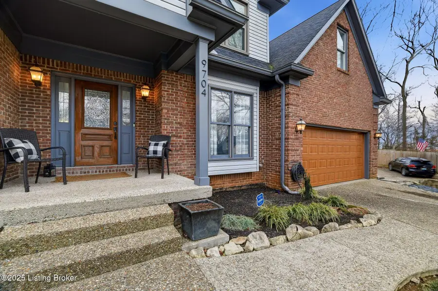 9704 Grandin Woods Rd, Louisville, KY 40299 - Image #3