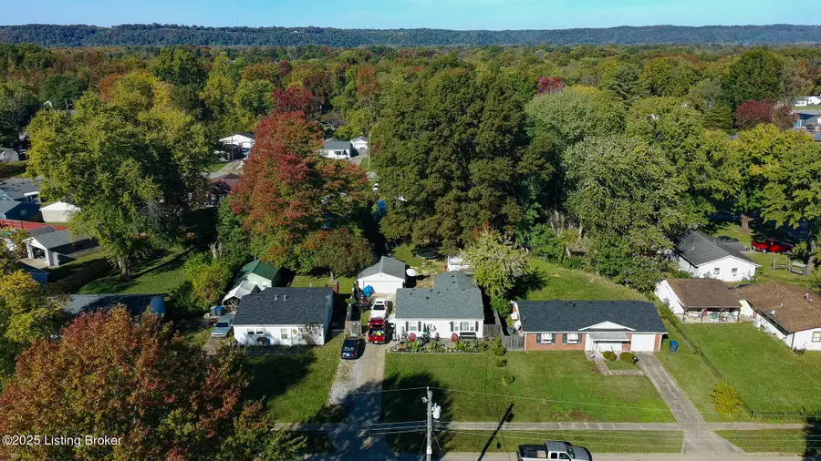 10008 Donau Ln, Louisville, KY 40272 - Image #3