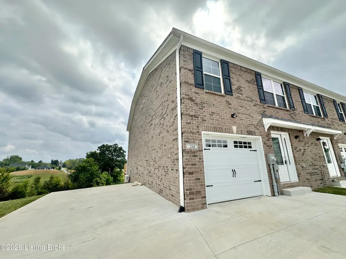 214 Dixon Cir, Vine Grove, KY 40175 - Image #1