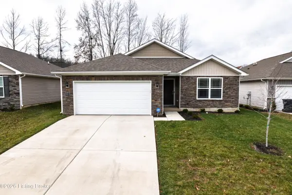 9000 Auburn Woods Rd, Louisville, KY 40214