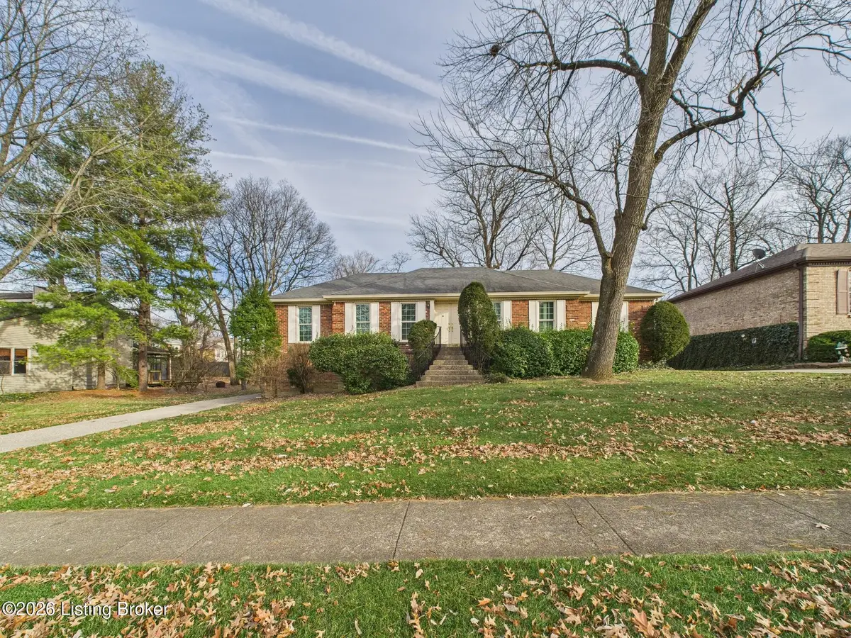 3805 Bigelow Dr, Jeffersontown, KY 40299 - Image #1