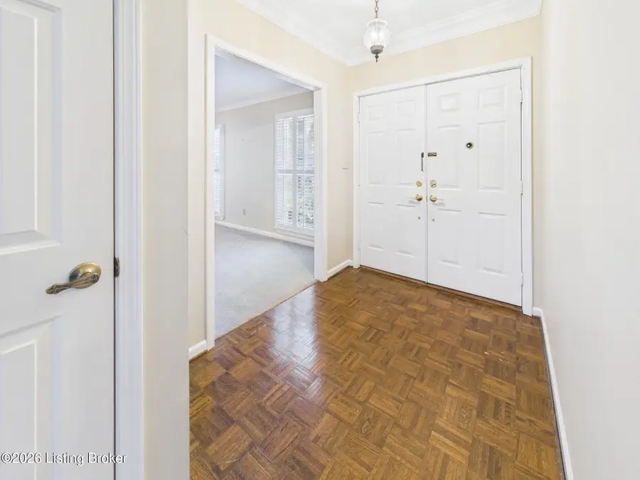 3805 Bigelow Dr, Jeffersontown, KY 40299 - Image #2