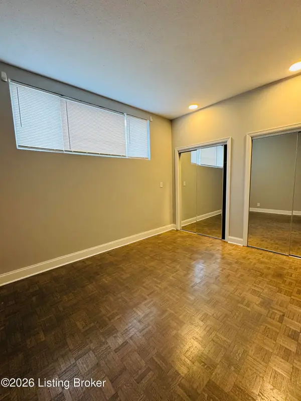 153 Thierman Ln #105, Louisville, KY 40207