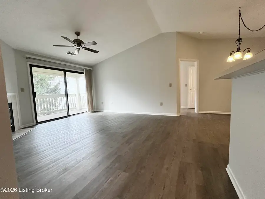3805 Yardley Ct #208, Louisville, KY 40299 - Image #2