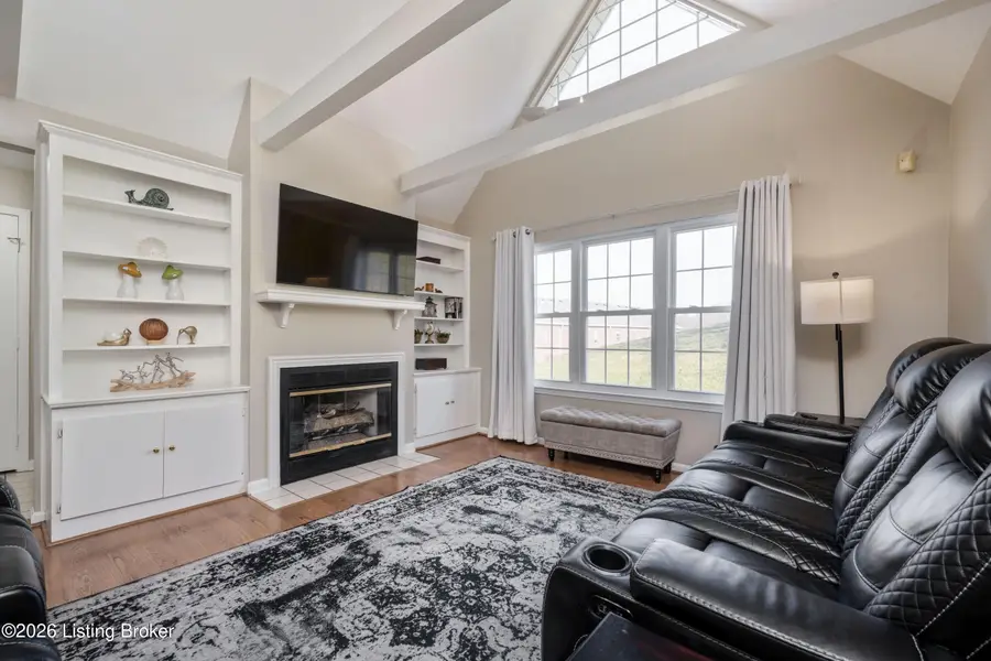 4464 Southbridge Ct, Louisville, KY 40272 - Image #2