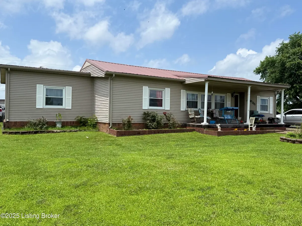 425 Oklahoma Rd, Bee Spring, KY 42207 - Image #1