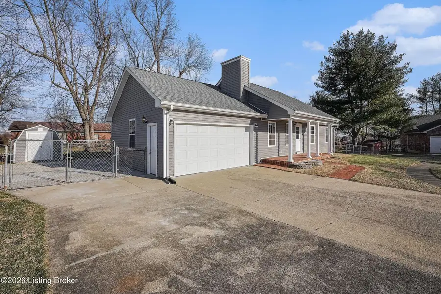 105 Tracy Ct, Radcliff, KY 40160 - Image #3